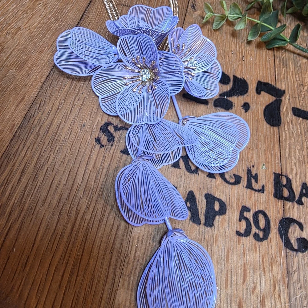 New ZARA Cascading Purple Flowers Floral Statement Necklace Trending | NWOT - Picture 8 of 13